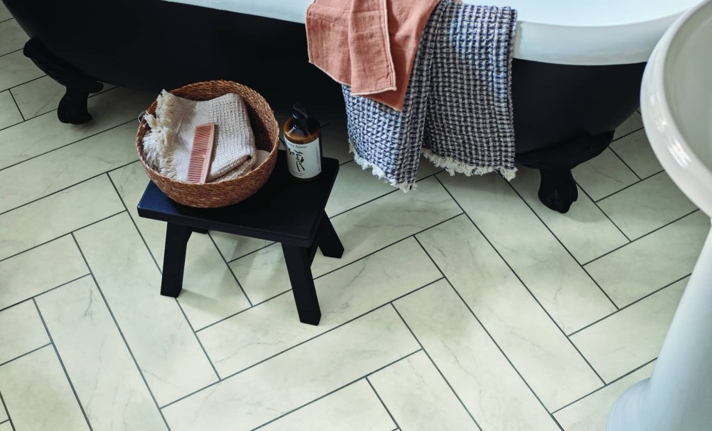 AR0SOM10 BiancaClassicMarble LargeParquet 114x457mm AR0STE37 TempusPause 3x915mm