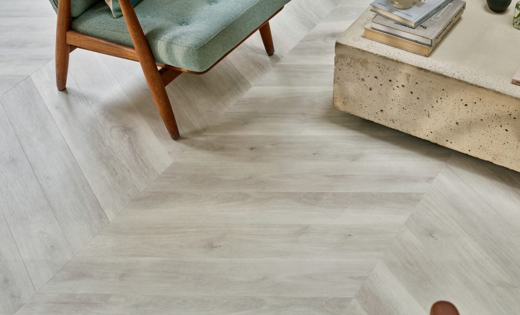 AR0W8630 ChilternOak HalcyonPleat 132x915mm