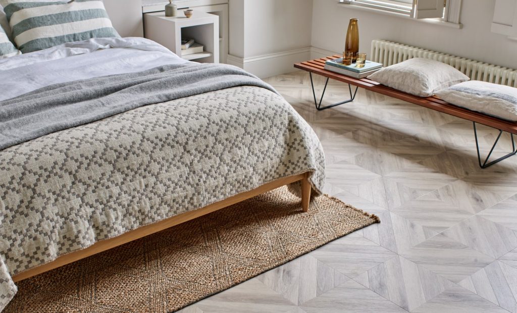 DC503 WharncliffeOak GableParquetSmall 305x305mm